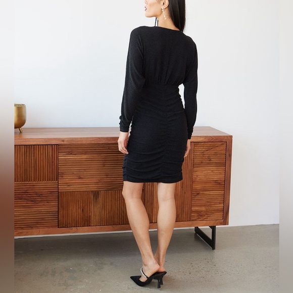 Long sleeve shimmery body con dress - Picture 4 of 4